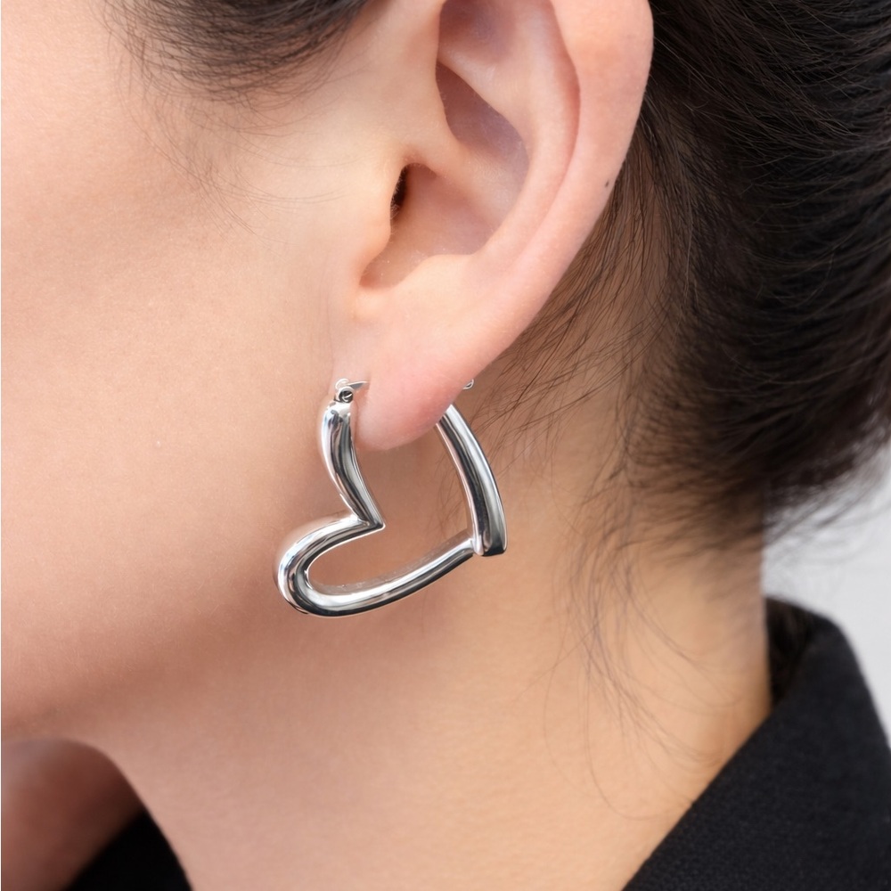K18 Pure White Gold Heart Hoop Electroform Earrings